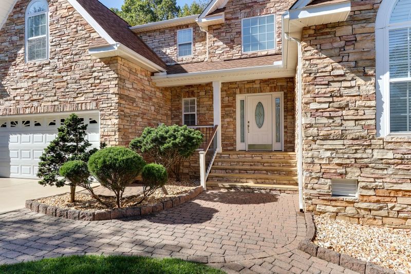 100 Mickleson Ridge Rd, Raleigh, NC 27603