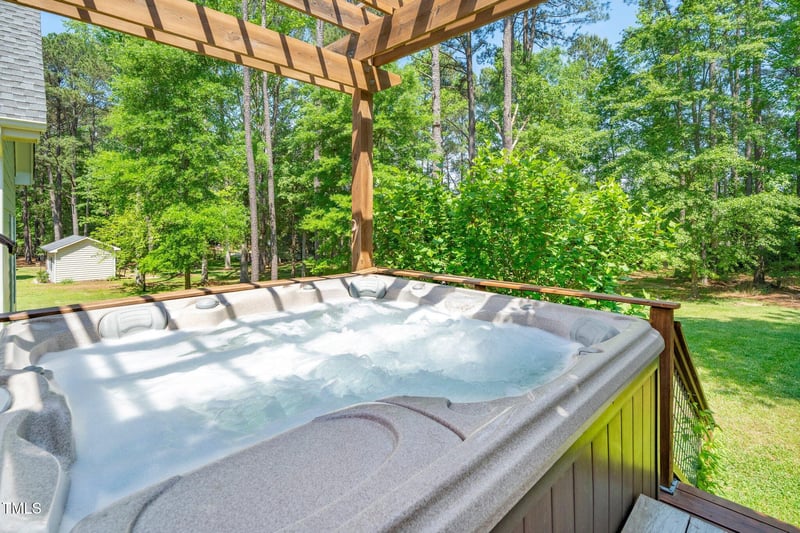 100 Mill Creek Dr, Fuquay Varina, NC 27526