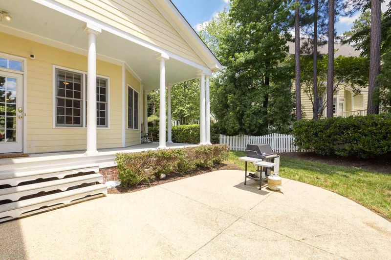 100 Monument View Ln, Cary, NC 27519