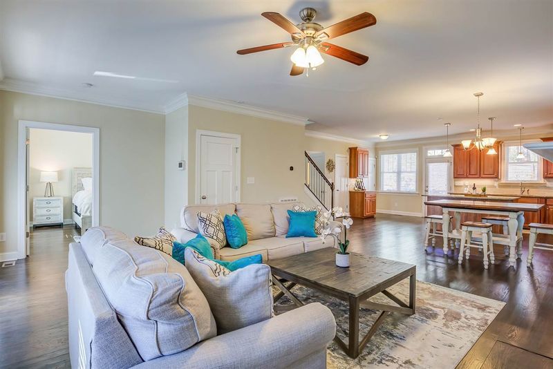 100 W Murray Ave, Durham, NC 27704