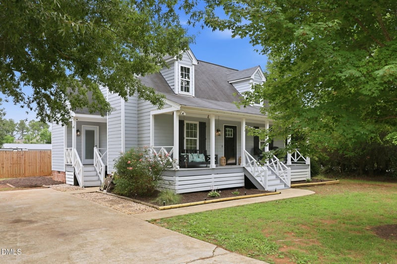 100 New Castle Ct, Youngsville, NC 27596