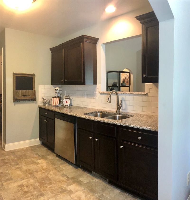 100 Newbury Dr, Angier, NC 27501