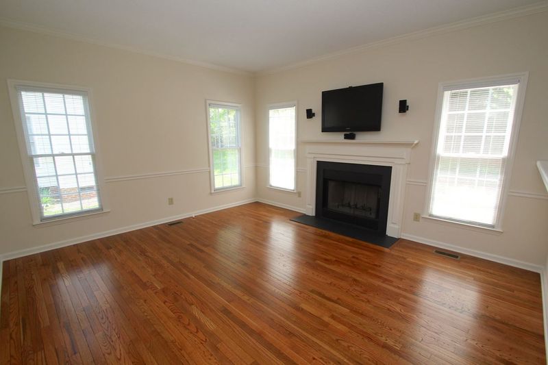 100 Noritake Dr, Cary, NC 27513