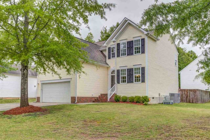 100 Norrostown Pl, Garner, NC 27529