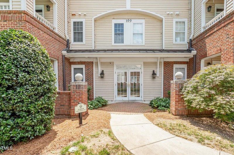 100 Northbrook Dr #104, Raleigh, NC 27609