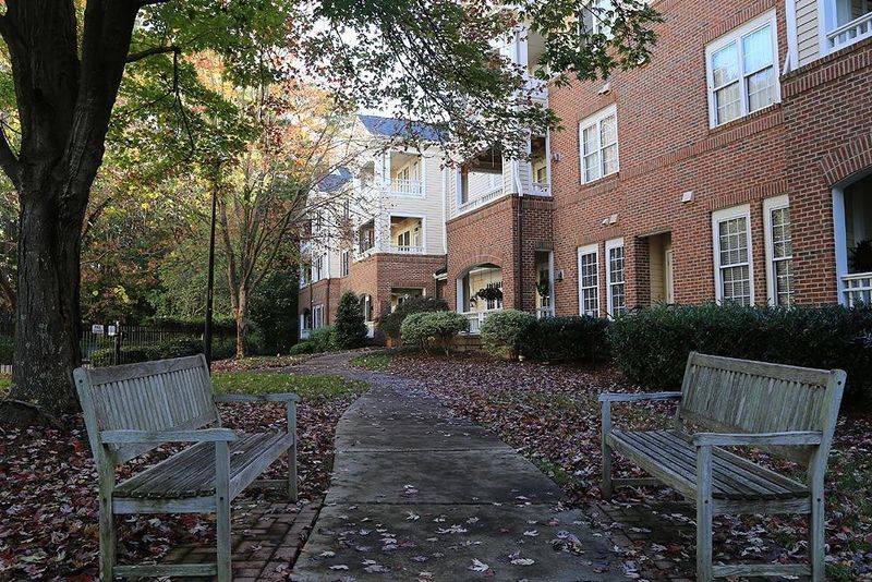 100 Northbrook Dr #203, Raleigh, NC 27609