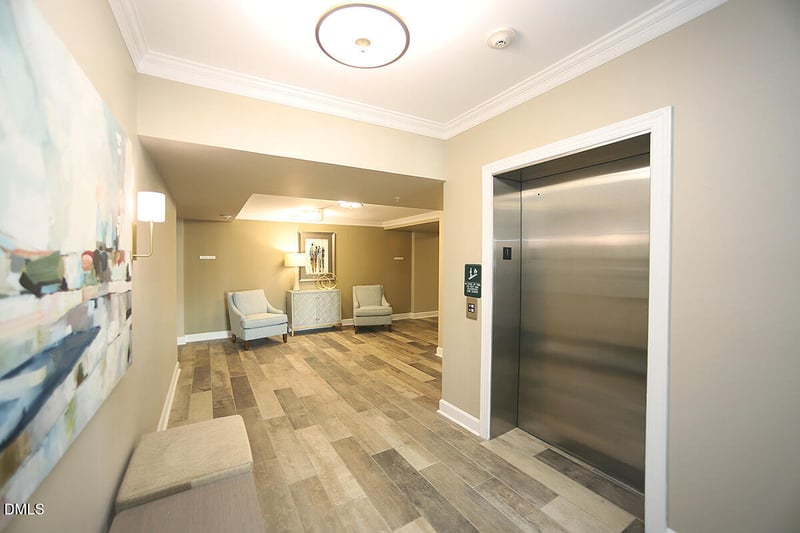 100 Northbrook Dr #207, Raleigh, NC 27609