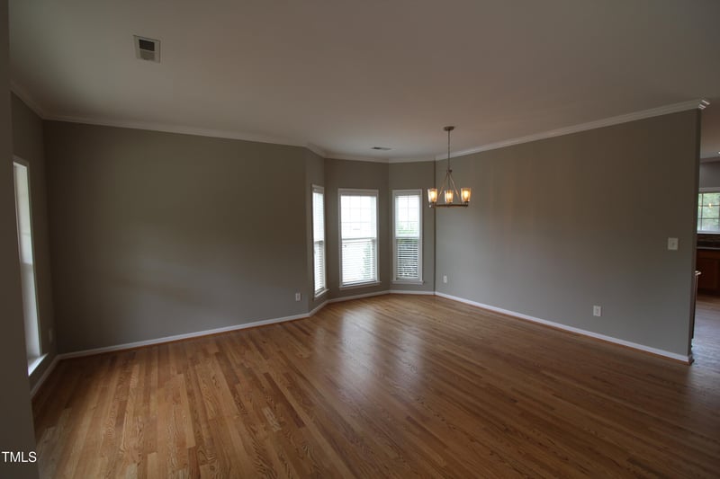 100 Oakmoss Trl, Holly Springs, NC 27540