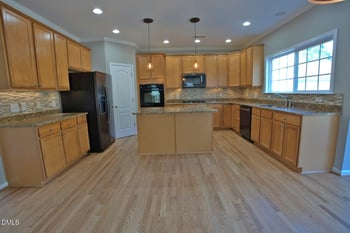 100 Oakmoss Trl, Holly Springs, NC 27540