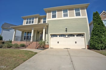 100 Oakmoss Trl, Holly Springs, NC 27540