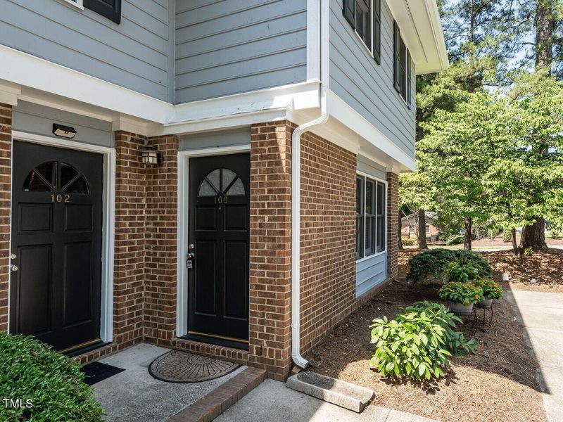100 Old Cooper Sq, Chapel Hill, NC 27517