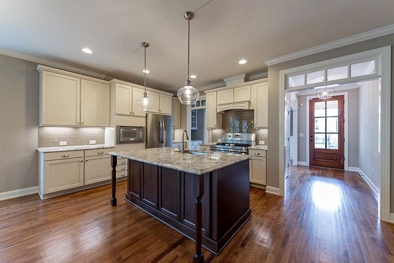 100 Old Piedmont Cir, Chapel Hill, NC 27516