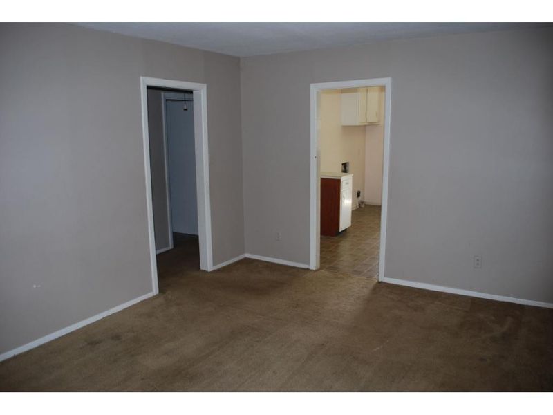 100 W Parker St, Graham, NC 27253