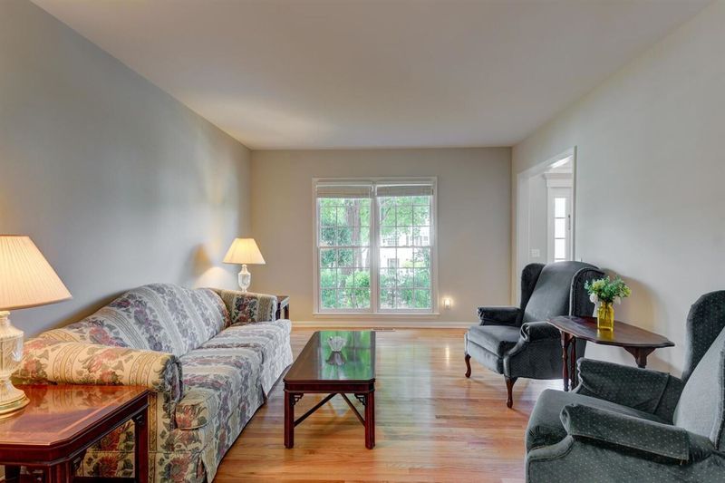 100 Pellinore Ct, Cary, NC 27513