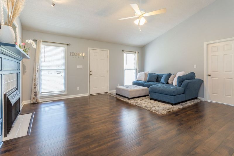 100 Pheasant Dr, Clayton, NC 27520