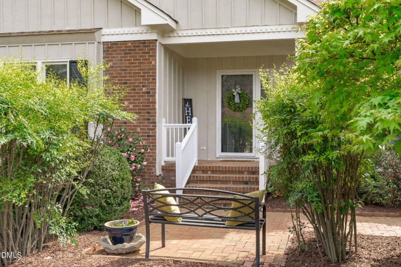 100 Planters Wood Ln, Cary, NC 27518