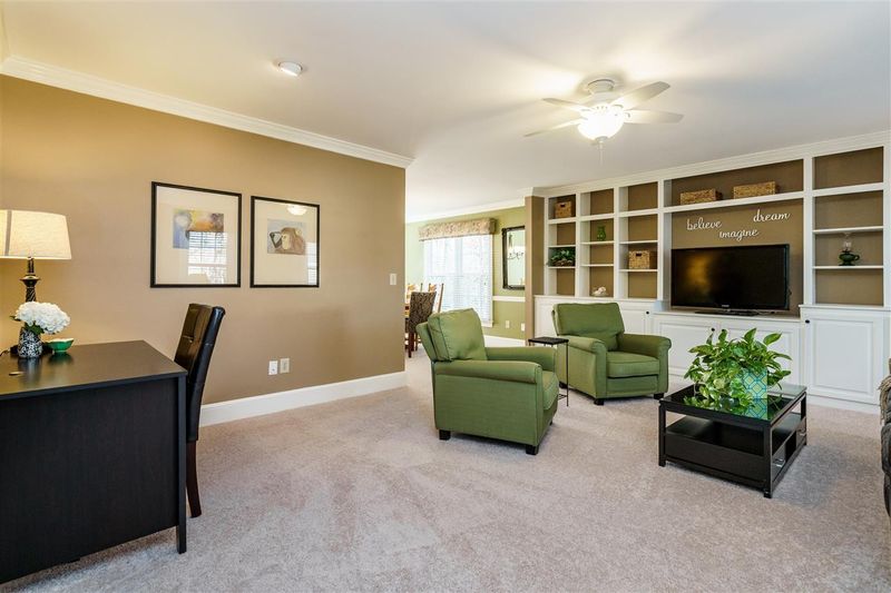 100 Pocono Ln, Cary, NC 27513