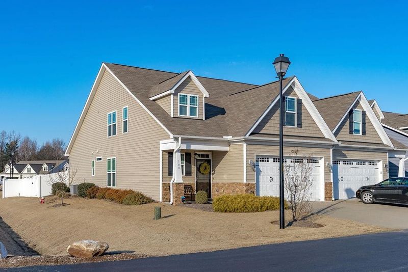 100 Radcliffe Ct, Clayton, NC 27527