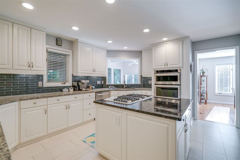 100 Riesling Pl, Cary, NC 27511