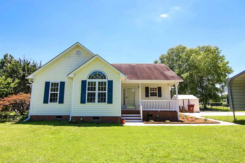 100 Rope Swing Cir, Benson, NC 27504