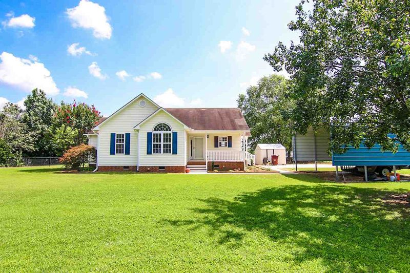 100 Rope Swing Cir, Benson, NC 27504