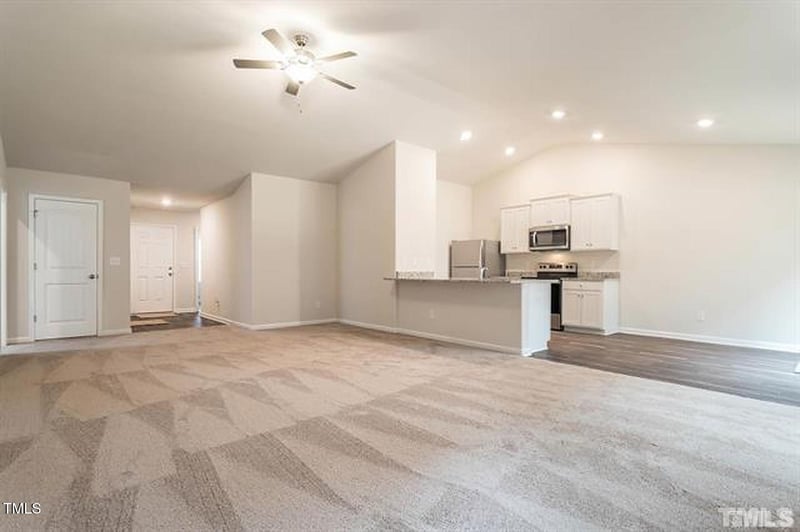 100 Shallow Dr, Youngsville, NC 27596