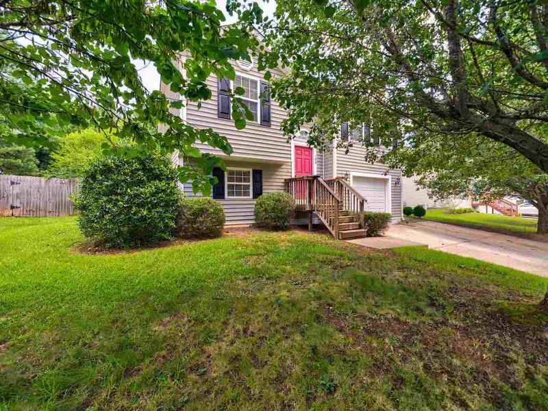 100 Silverstone Dr, Pittsboro, NC 27312