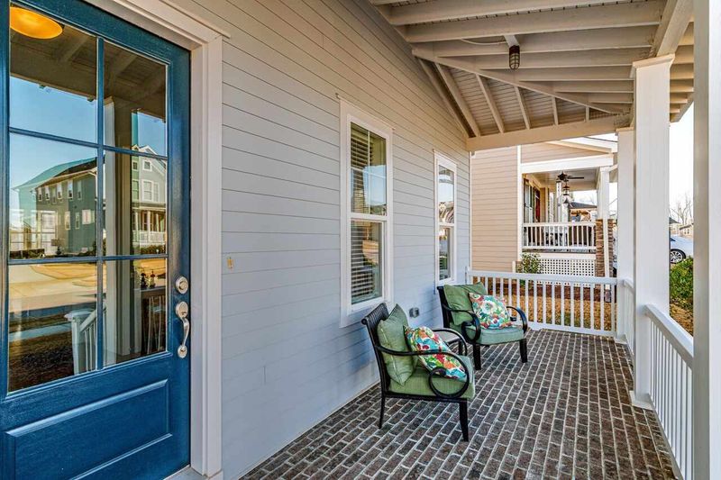 100 Split Trunk Pa, Holly Springs, NC 27540