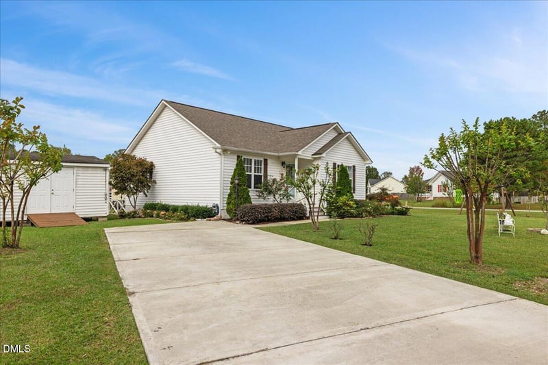 100 Stoney Creek Cir, Smithfield, NC 27577