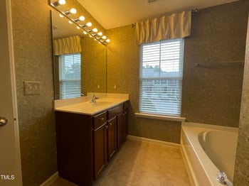 100 Stratford Lakes Dr #101, Durham, NC 27713