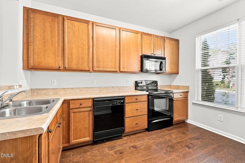100 Stratford Lakes Dr #127, Durham, NC 27713
