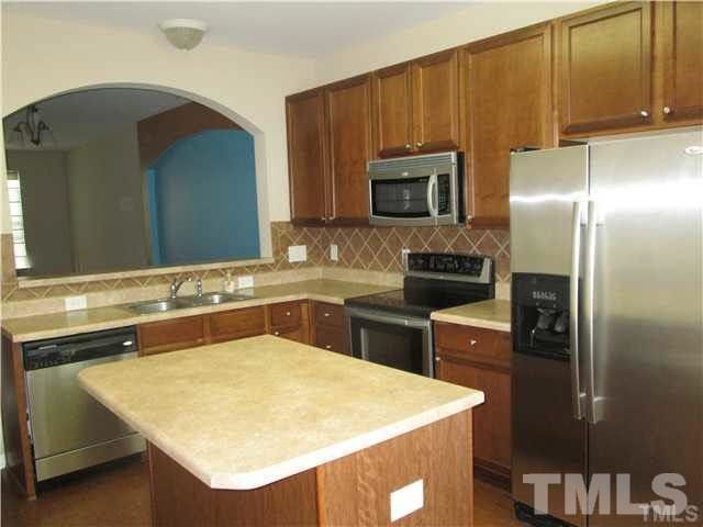 100 Stratford Lakes Dr #140, Durham, NC 27713
