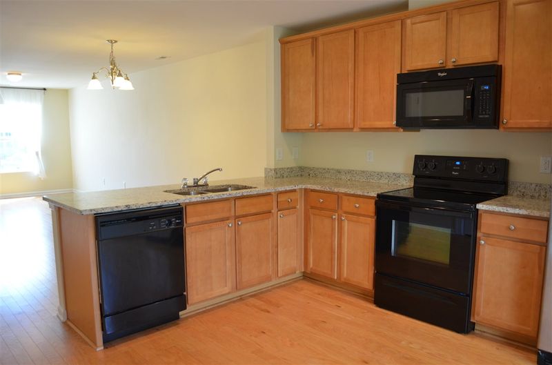 100 Stratford Lakes Dr #232, Durham, NC 27713