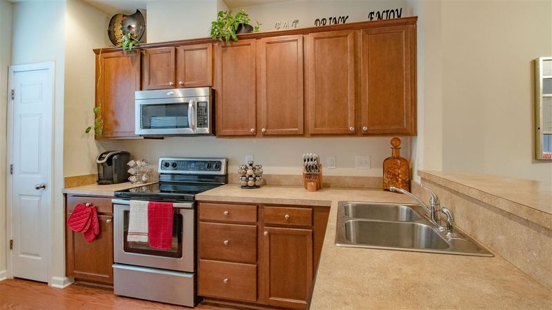 100 Stratford Lakes Dr #248, Durham, NC 27713