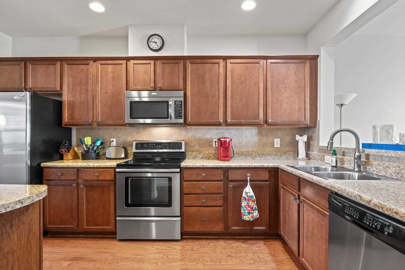 100 Stratford Lakes Dr #249, Durham, NC 27713