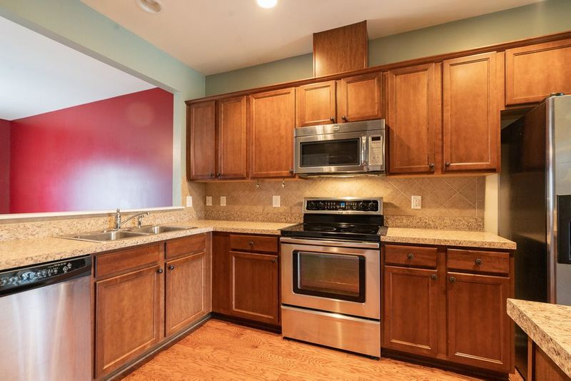 100 Stratford Lakes Dr #260, Durham, NC 27713