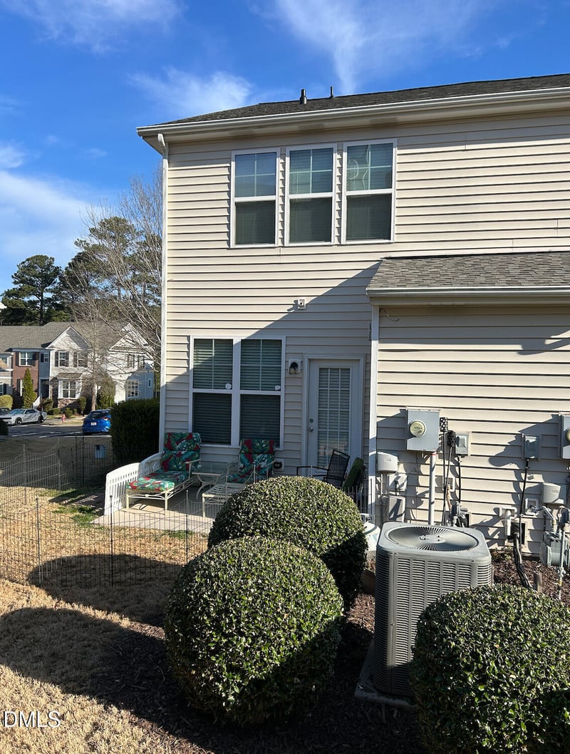 100 Stratford Lakes Dr #261, Durham, NC 27713