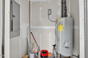 100 Stratford Lakes Dr #380, Durham, NC 27713