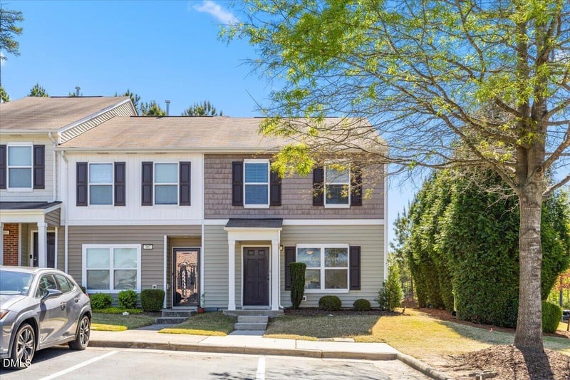 100 Stratford Lakes Dr #384, Durham, NC 27713