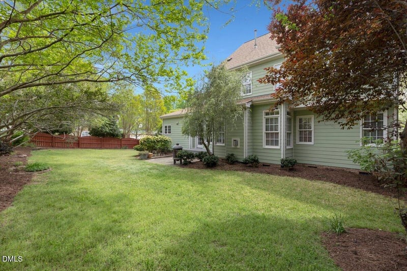100 Strawthorne Ct, Apex, NC 27502