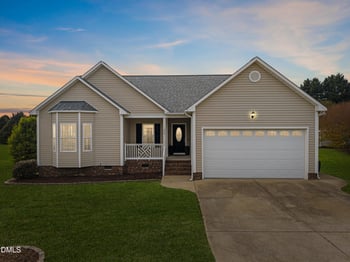 100 Summer Place Ct, Clayton, NC 27527