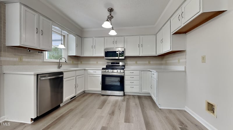 100 Texas Cv, Louisburg, NC 27549