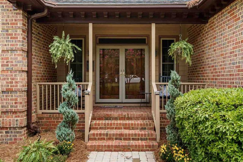100 Torrey Pines Dr, Cary, NC 27513