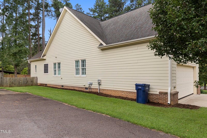 100 Tower Ridge Ln, Sanford, NC 27330