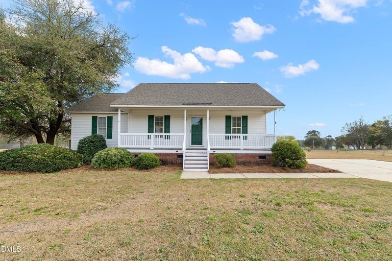 100 Trail Ridge Dr, Benson, NC 27504