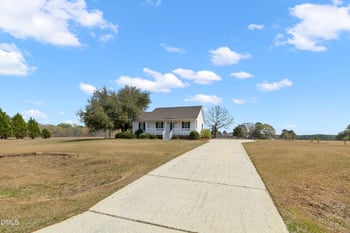 100 Trail Ridge Dr, Benson, NC 27504