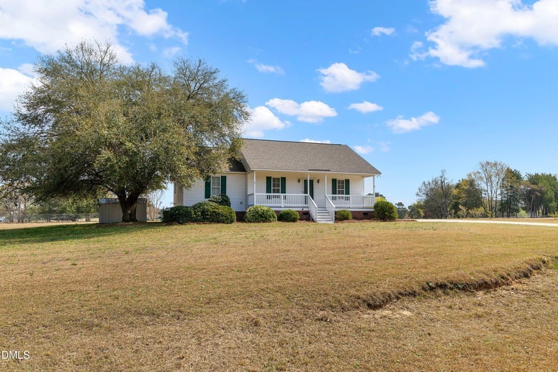 100 Trail Ridge Dr, Benson, NC 27504