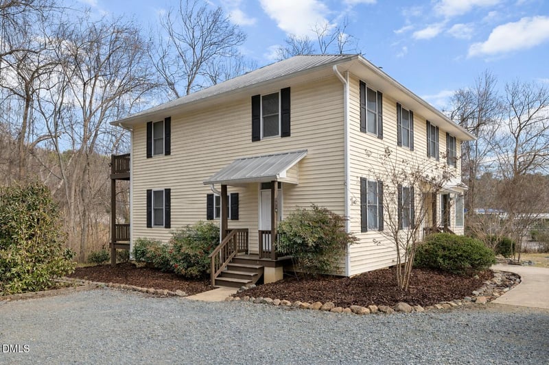 100 Umstead Dr #A & B, Chapel Hill, NC 27516