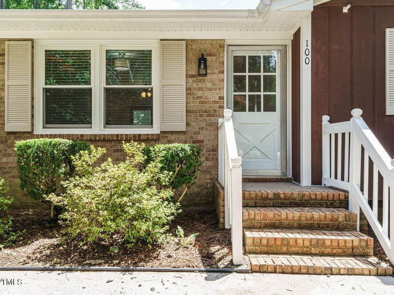 100 Upton Ct, Garner, NC 27529