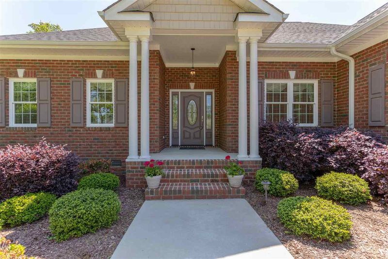 100 Westchase Rn, Sanford, NC 27330